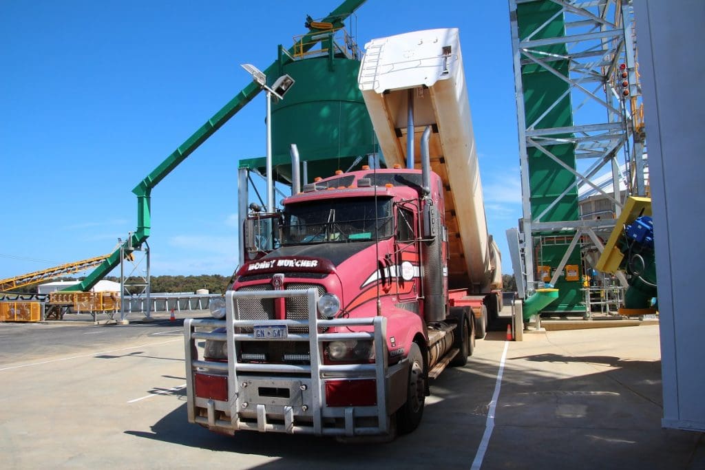 cbh-mirambeena-first-delivery-at-new-site-near-albany