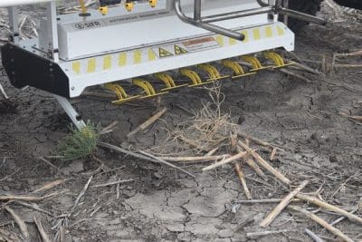 The mechanical weeding system removes weeds with a chipping hoe action. 